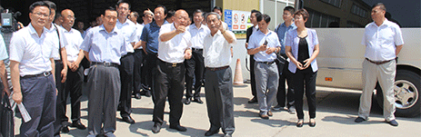 全國政協常委、經濟委員會副主任陳錫文同志及省市領導前往吉林德翔物流有限公司參觀調研